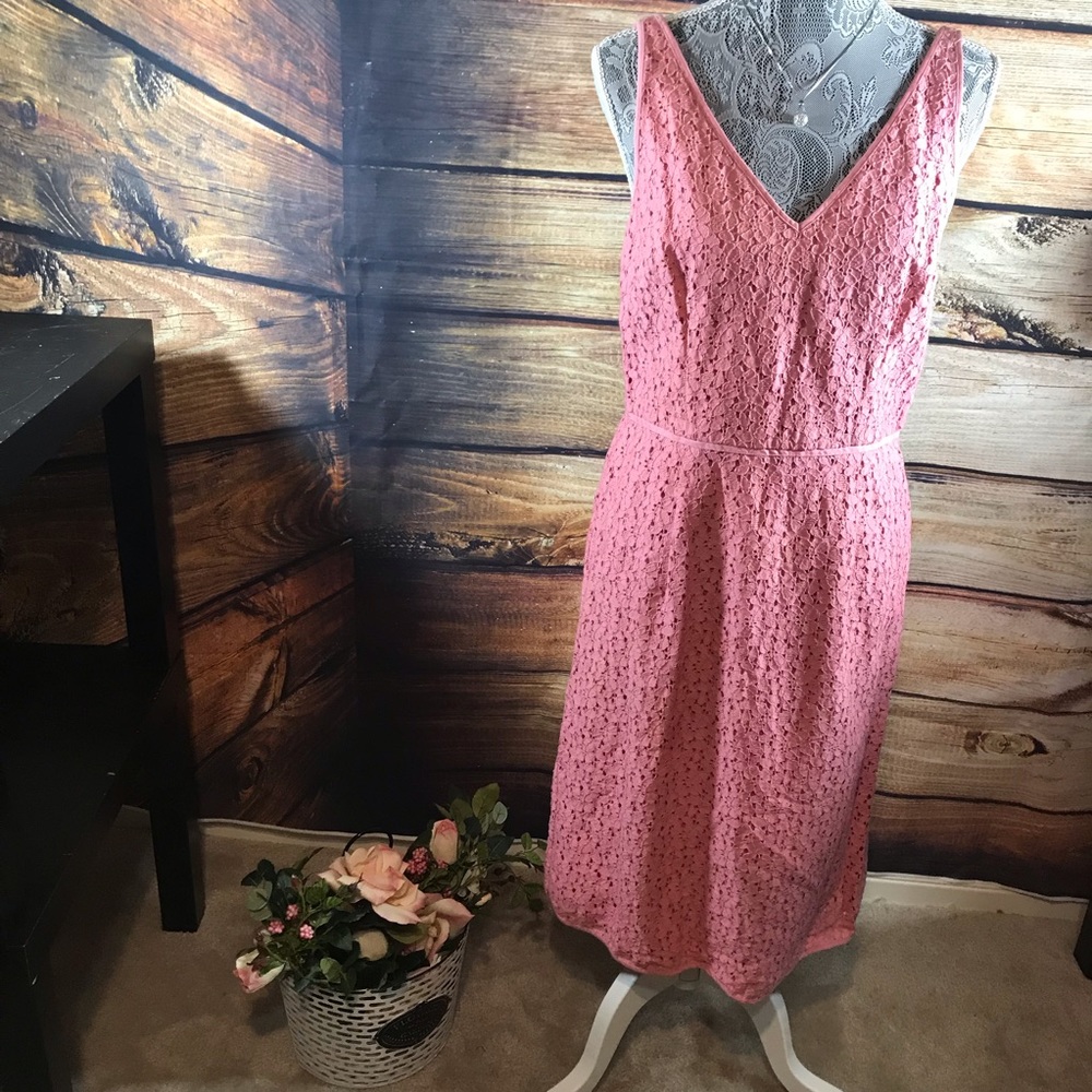 Ann Talor sleepless lace dress. Color peachy pink